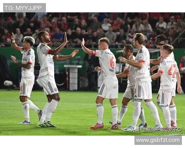 意甲大战拜仁大胜曼联红牌争议引发全场热议与激情