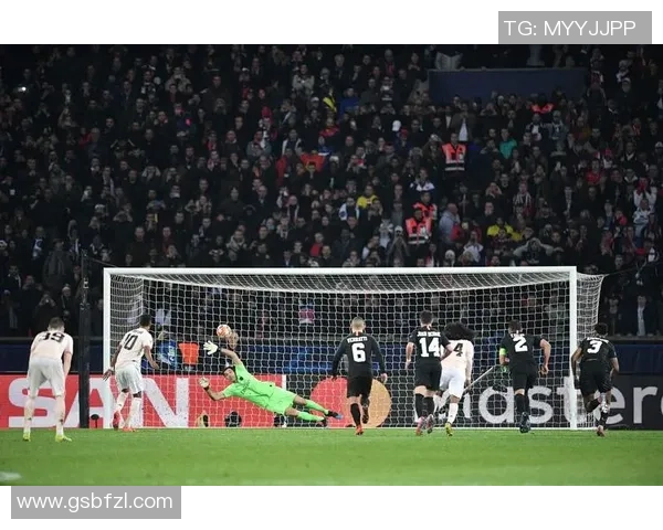 曼联逆转巴黎圣日耳曼绝杀瞬间引发全场狂欢赛后深度点评